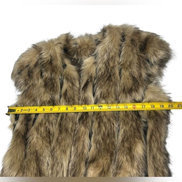 Design Lab Lord & Taylor Faux Fur Vest Tan and Brown Lined Fake Fur Vest Small - Picture 11 of 12